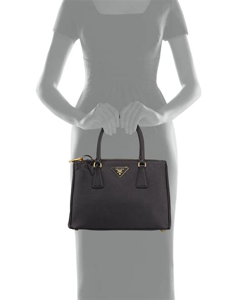 prada tote cuir double small saffiano leather nero black|prada saffiano lux tote small.